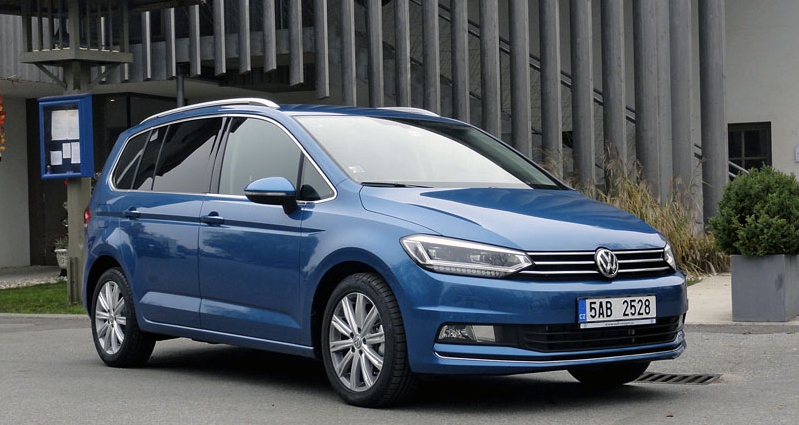 Volkswagen Touran 2016 (MQB) – Chci Vyniknout! | Automobil Revue