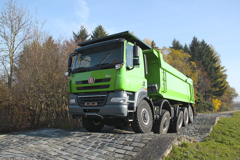 Tatra phoenix. Татра Феникс 10х10 самосвал. Самосвал Татра т158. Татра Феникс 4х4. Новые самосвалы Татра 8х8.